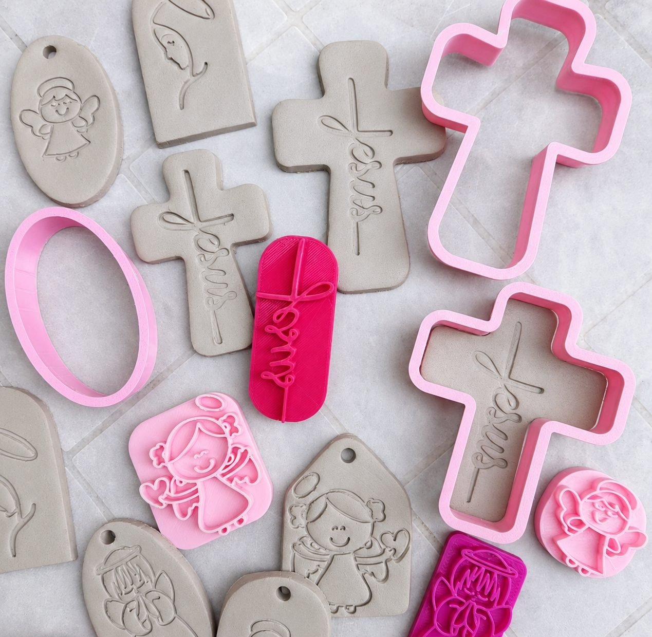 Creaciones en cerámica con productos de Sellos de Autor